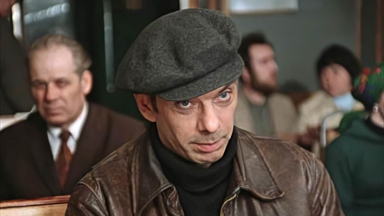 кадр из фильма Москва слезам не верит