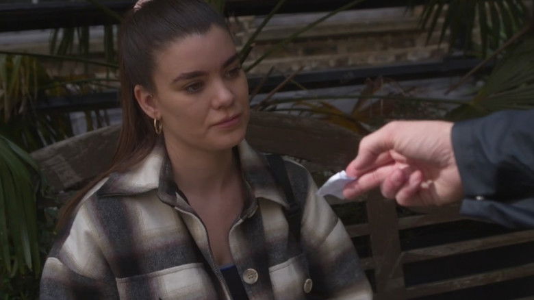 кадр из фильма The Coin Trick