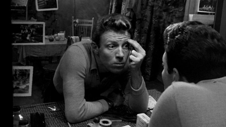 кадр из фильма Поцелуй убийцы