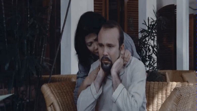 кадр из фильма Biarkan Bulan Itu