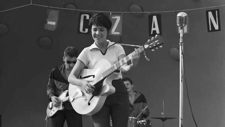 кадр из фильма Девушка из банка