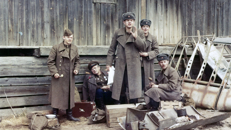 кадр из фильма Мама, я жив