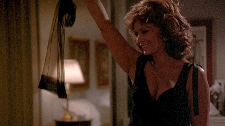 кадр из фильма Высокая мода