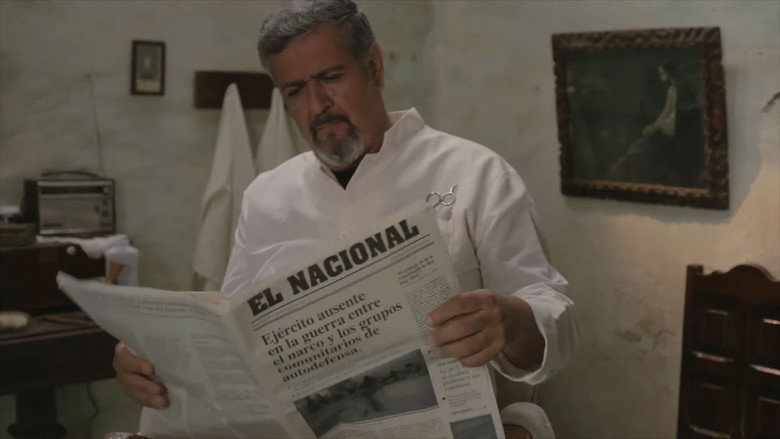 кадр из фильма El barbero, un relato de autodefensas
