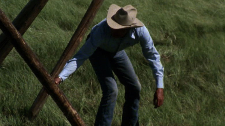 кадр из фильма Standing Alone