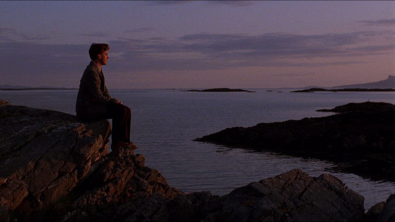 кадр из фильма Местный герой