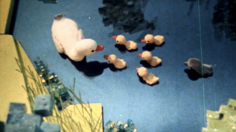 кадр из фильма The Ugly Duckling