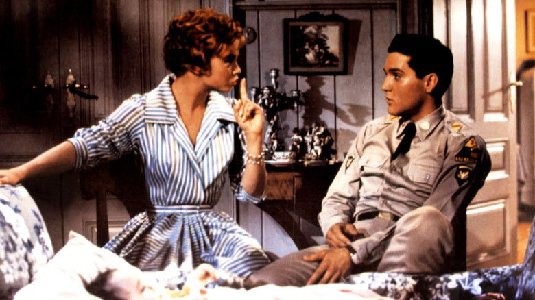 кадр из фильма G.I. Blues