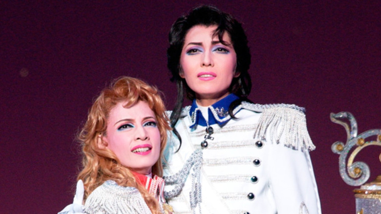 кадр из фильма ベルサイユのばら－オスカル編