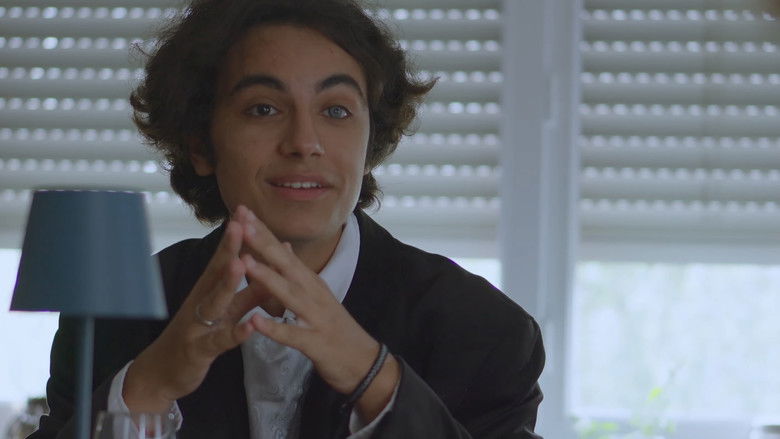 кадр из фильма The Pale-Blue Eye