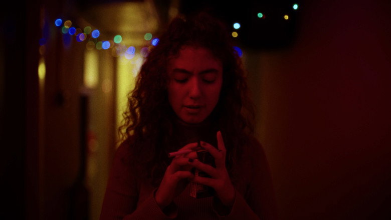 кадр из фильма CONSUME