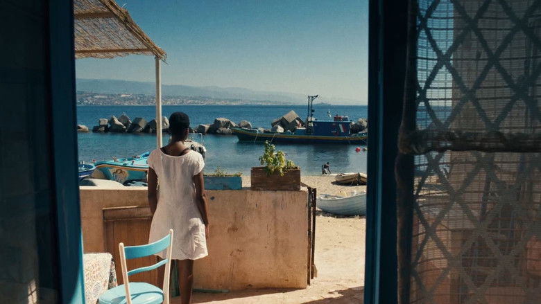 кадр из фильма Spiaggia di vetro