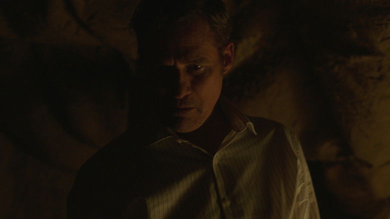 кадр из фильма Ниже нас