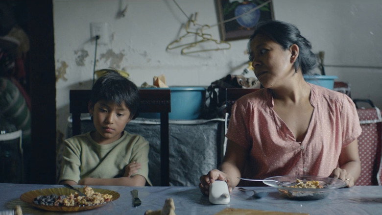 кадр из фильма La Madre Buena