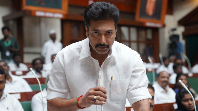 кадр из фильма கராத்தே பாபு