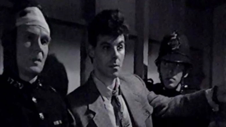 кадр из фильма The Black and Blue Lamp