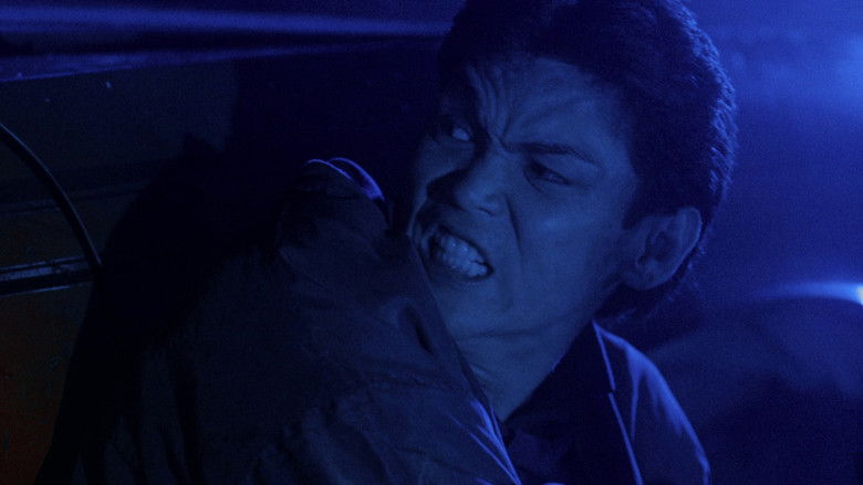 кадр из фильма Киборг–охотник