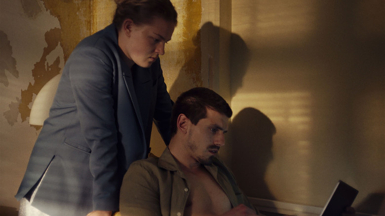 кадр из фильма Опасный незнакомец