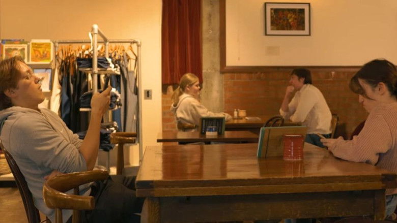 кадр из фильма Right Person, Wrong Time