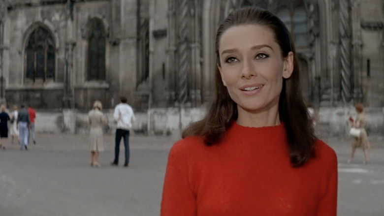 кадр из фильма Двое в пути