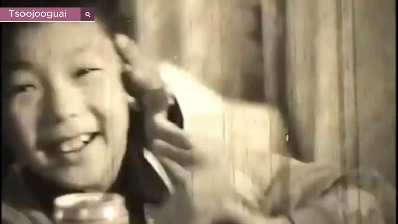 кадр из фильма Халаасны өрөө