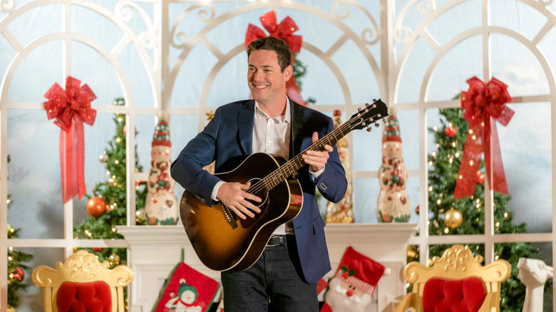 кадр из фильма Our Christmas Love Song