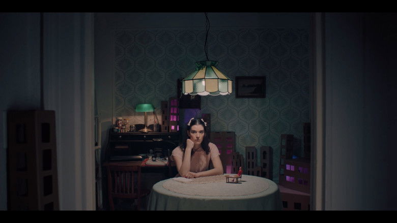 кадр из фильма Itty Bitty Betty