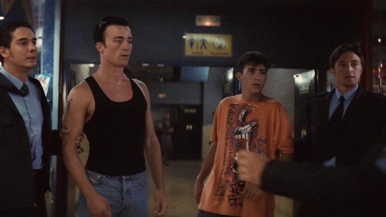 кадр из фильма Дурное сообщество