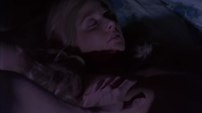 кадр из фильма Существо в корзине