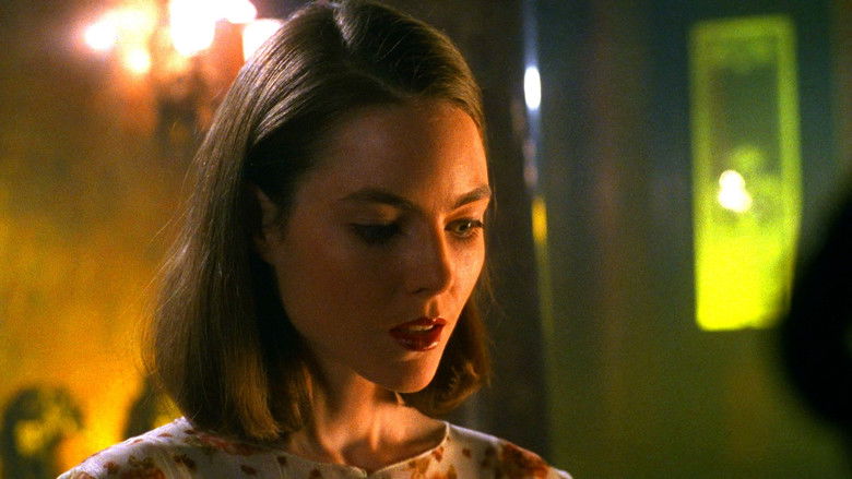 кадр из фильма Дневники вампира