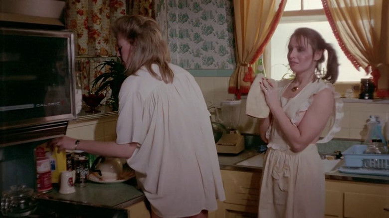 кадр из фильма Robin's Nest