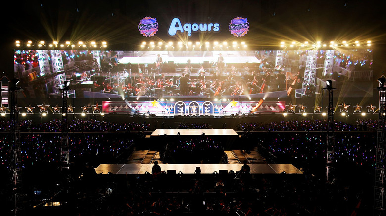 кадр из фильма Aqours 6th LoveLive! ~KU-RU-KU-RU Rock 'n' Roll TOUR~ ＜WINDY STAGE＞