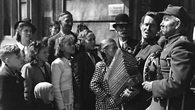 кадр из фильма Запрещённые песенки