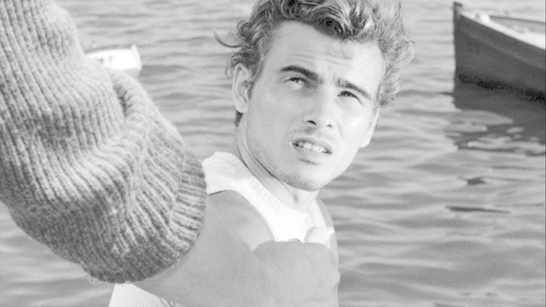 кадр из фильма Корабль мертвецов