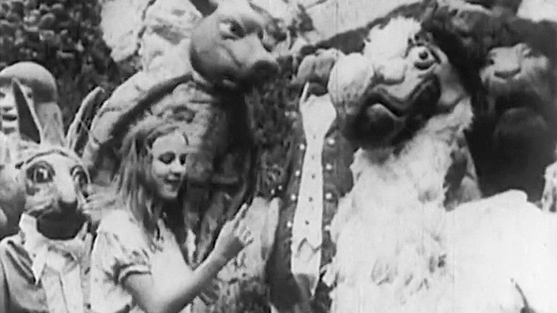 кадр из фильма Алиса в Стране чудес