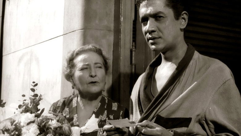 кадр из фильма El centroforward murió al amanecer