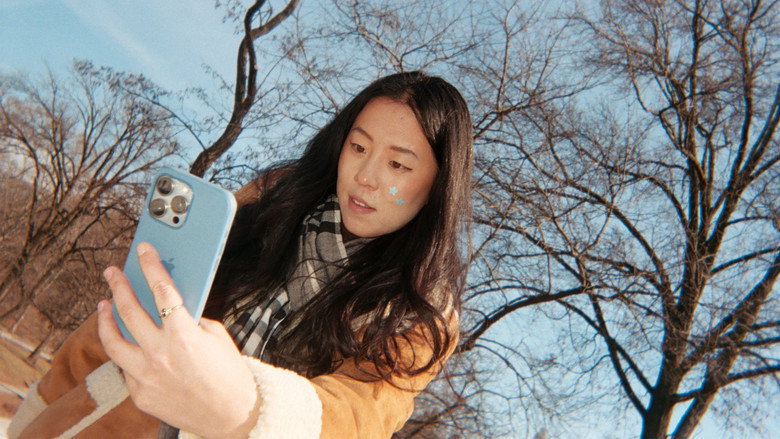 кадр из фильма DeadLeaF