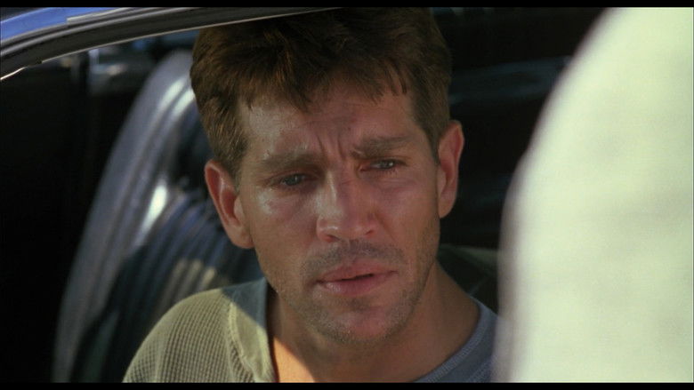 кадр из фильма Love Is a Gun