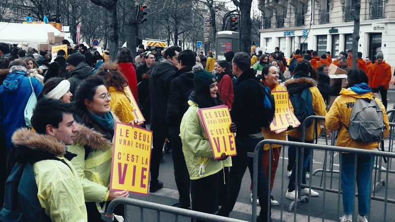кадр из фильма Vous devrez rester vigilantes