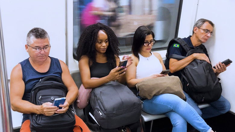 кадр из фильма Solidão Coletiva