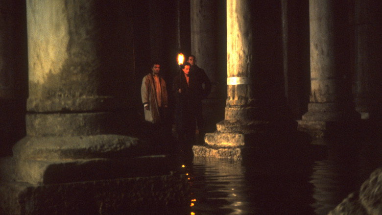 кадр из фильма Karanlık Sular