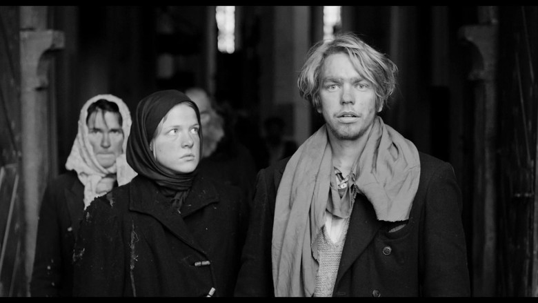 кадр из фильма Ноябрь