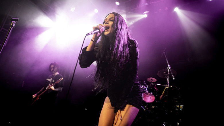 кадр из фильма Maggie Lindemann: SUCKERPUNCH WORLD TOUR