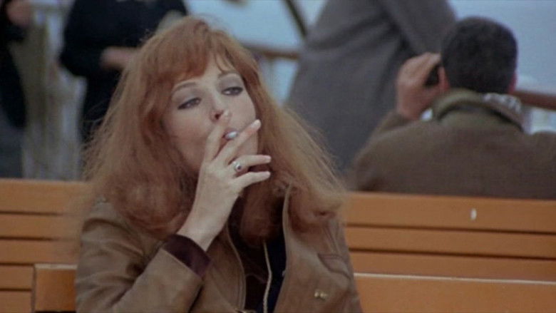 кадр из фильма Девушка с пистолетом