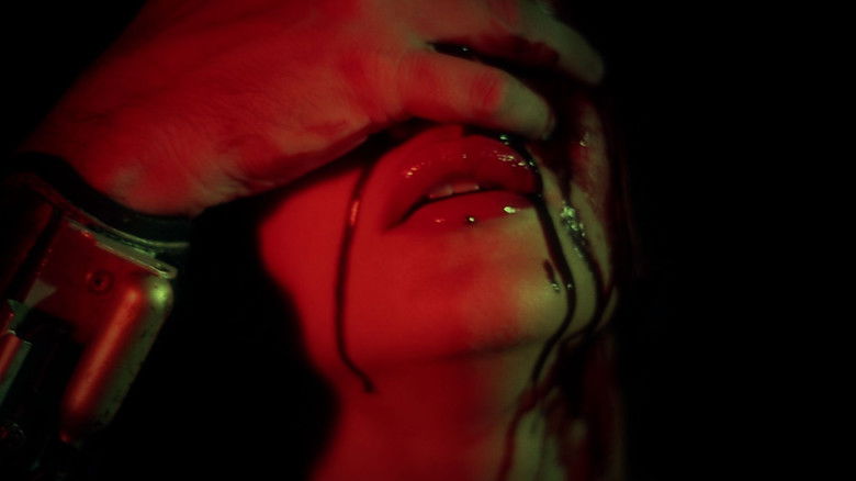 кадр из фильма 13 notes en rouge