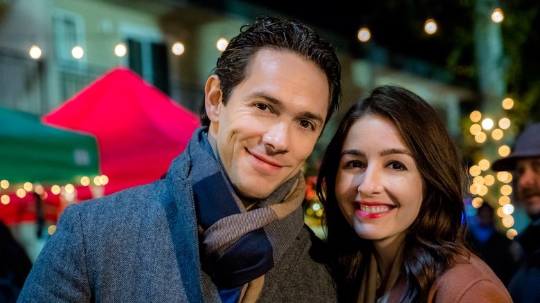 кадр из фильма A Joyous Christmas