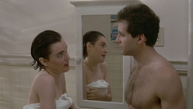 кадр из фильма Окно спальни