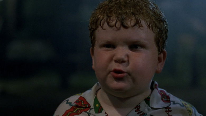 кадр из фильма Возвращение болотной твари