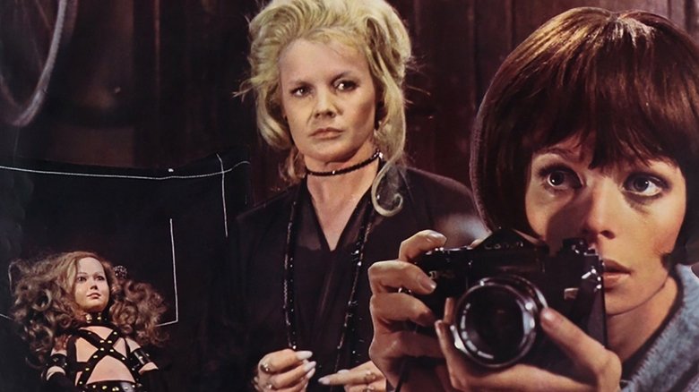 кадр из фильма Баба Яга