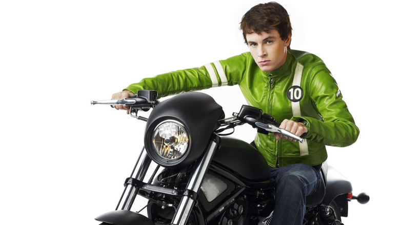 кадр из фильма Бен 10: Инопланетный рой